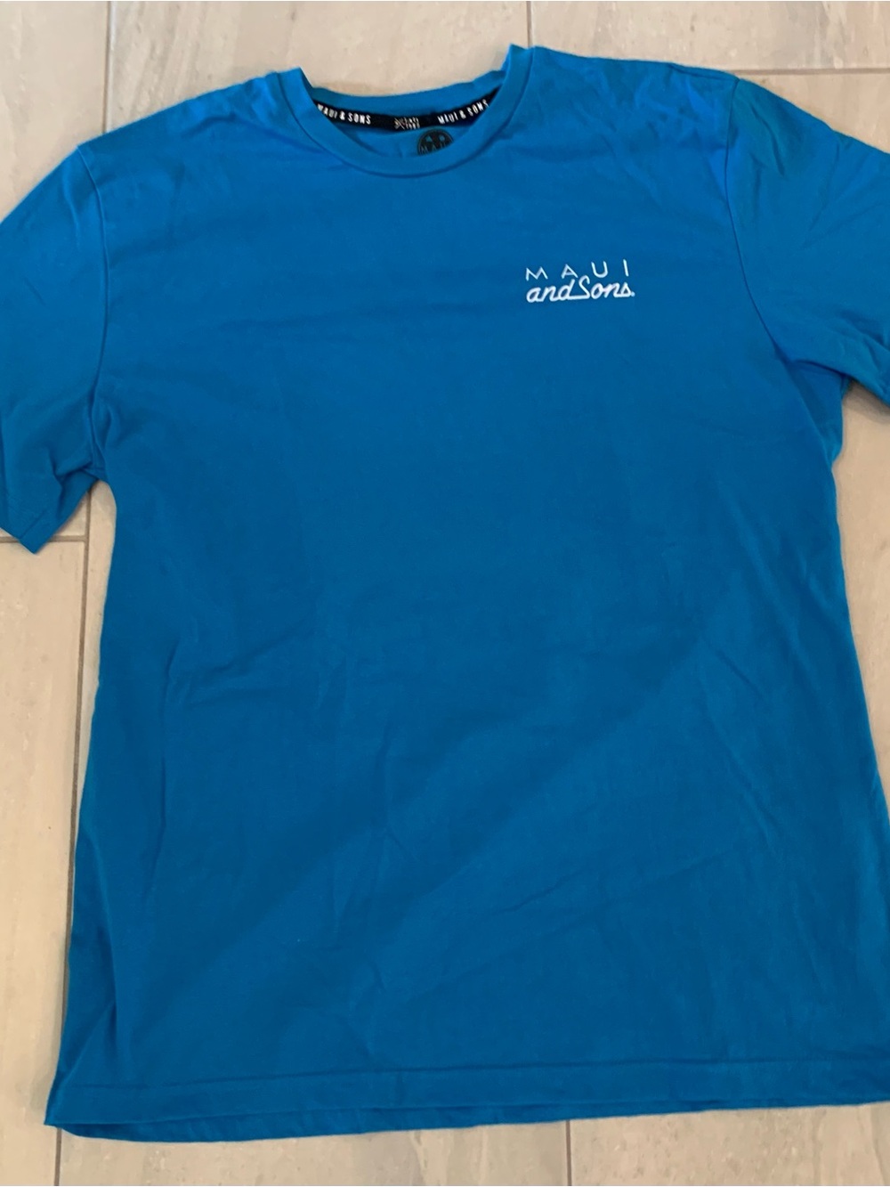 NEW Maui and Sons Vibrant Blue Logo Crew Tee Mens Large